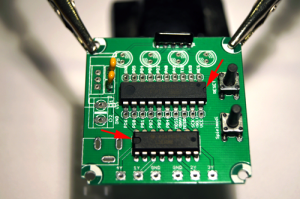 Schritt vier, Einsetzen der IC's in die Leiterplatte